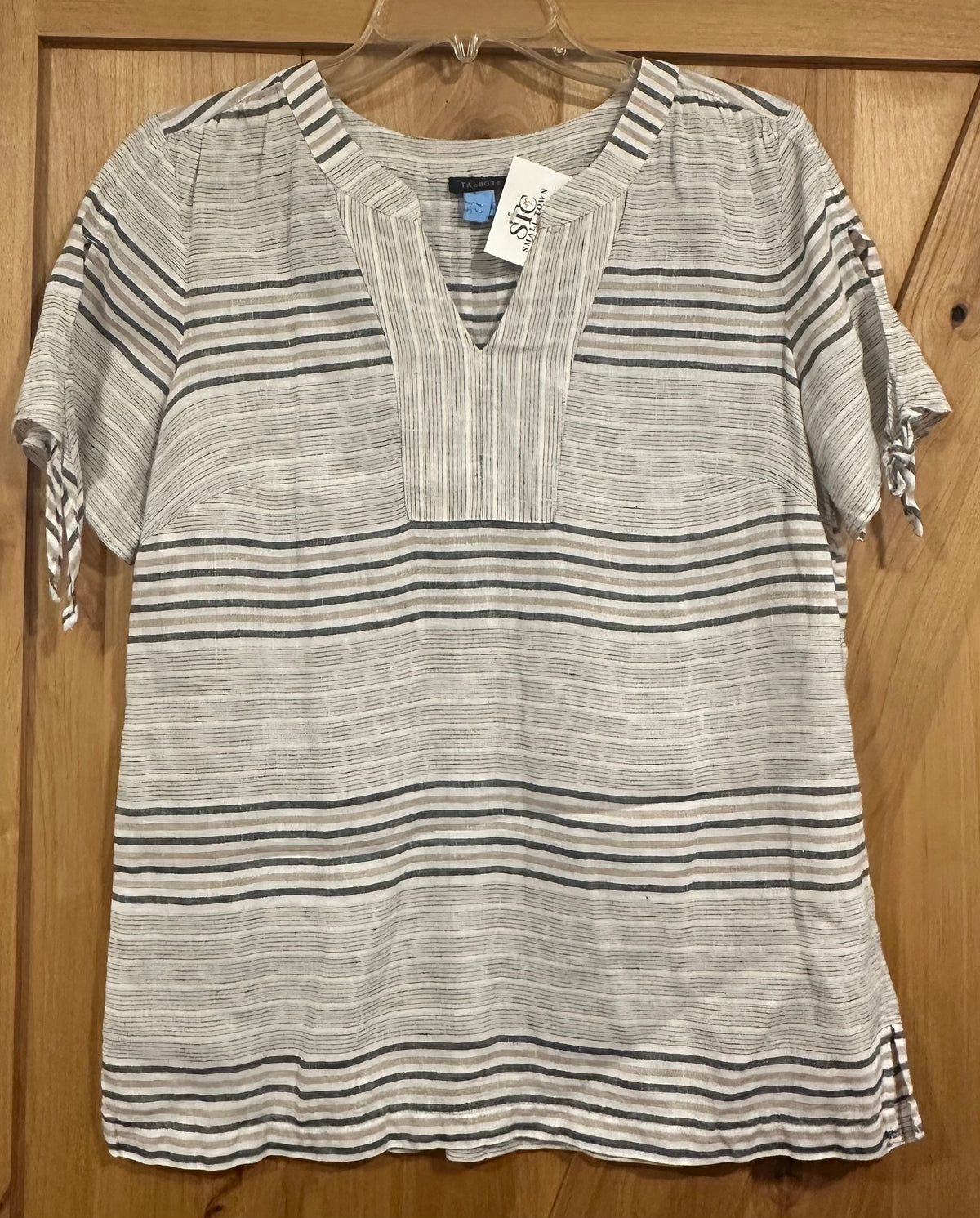 Talbots Women's Short Sleeve Blouse Size Small - Image 1