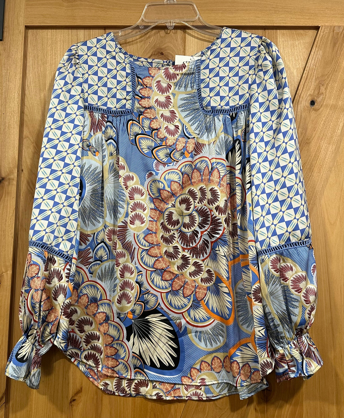 Women's Long Sleeve Size M - Image 1